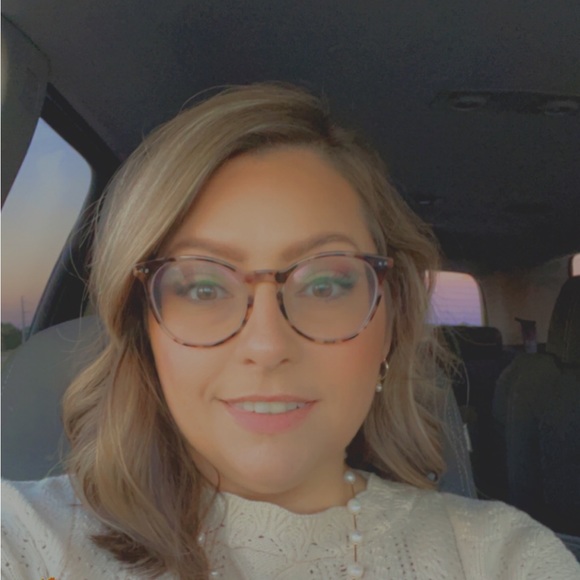 Meet your Posher, Ashley - Picture 2 of 6